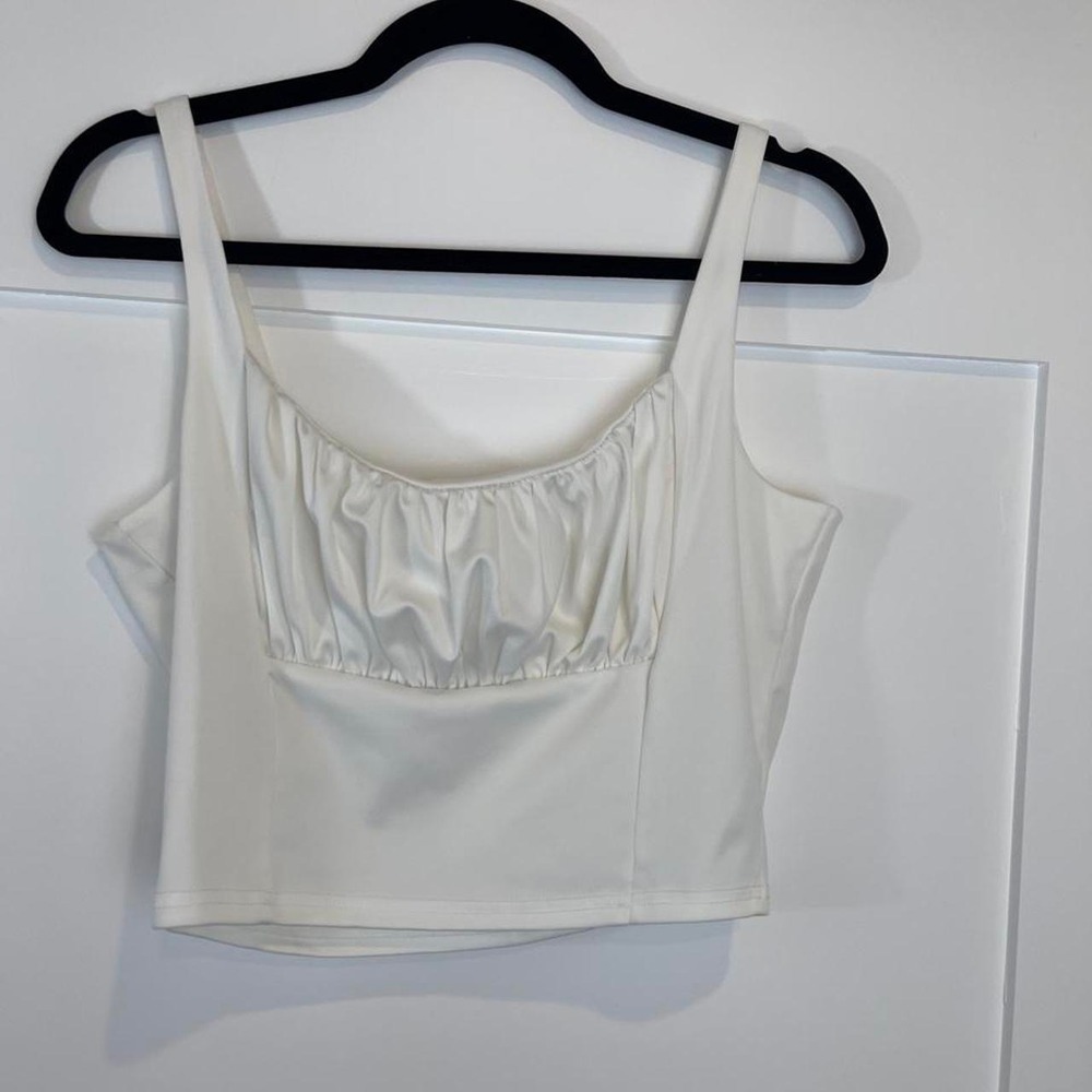 Ivory Ruched Bust Cropped Tank Top - Picture 8 of 8